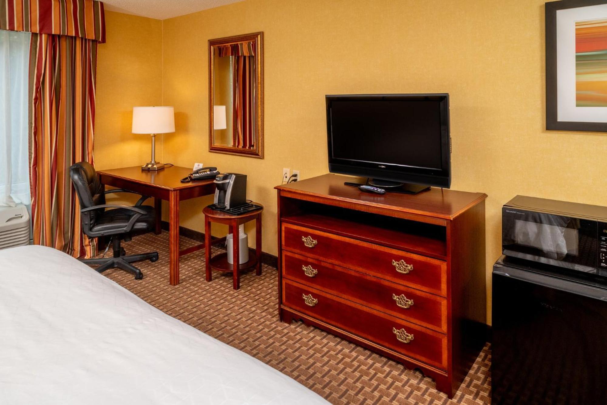 Holiday Inn Express And Suites Hazard By Ihg Exterior photo