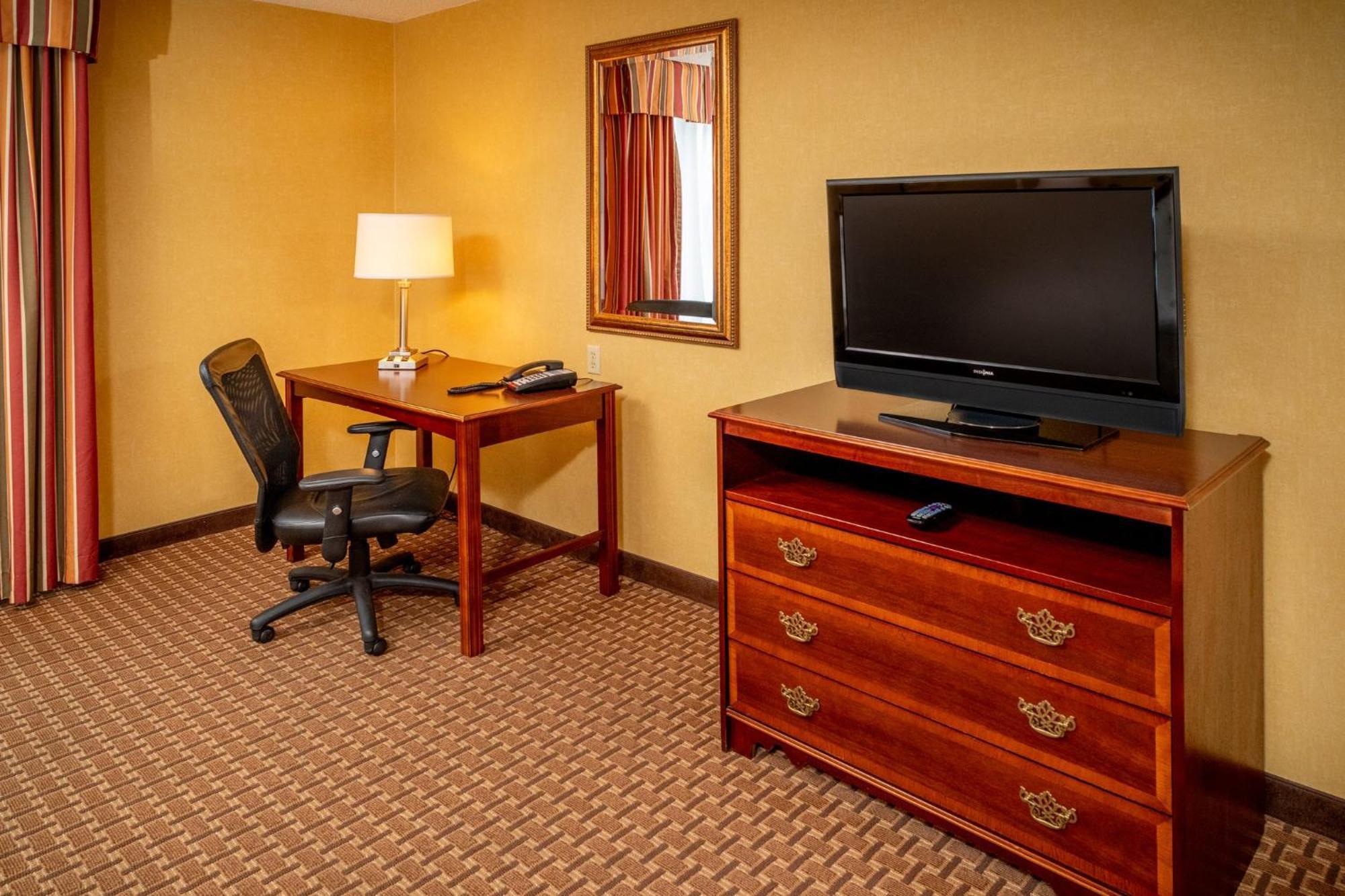 Holiday Inn Express And Suites Hazard By Ihg Exterior photo