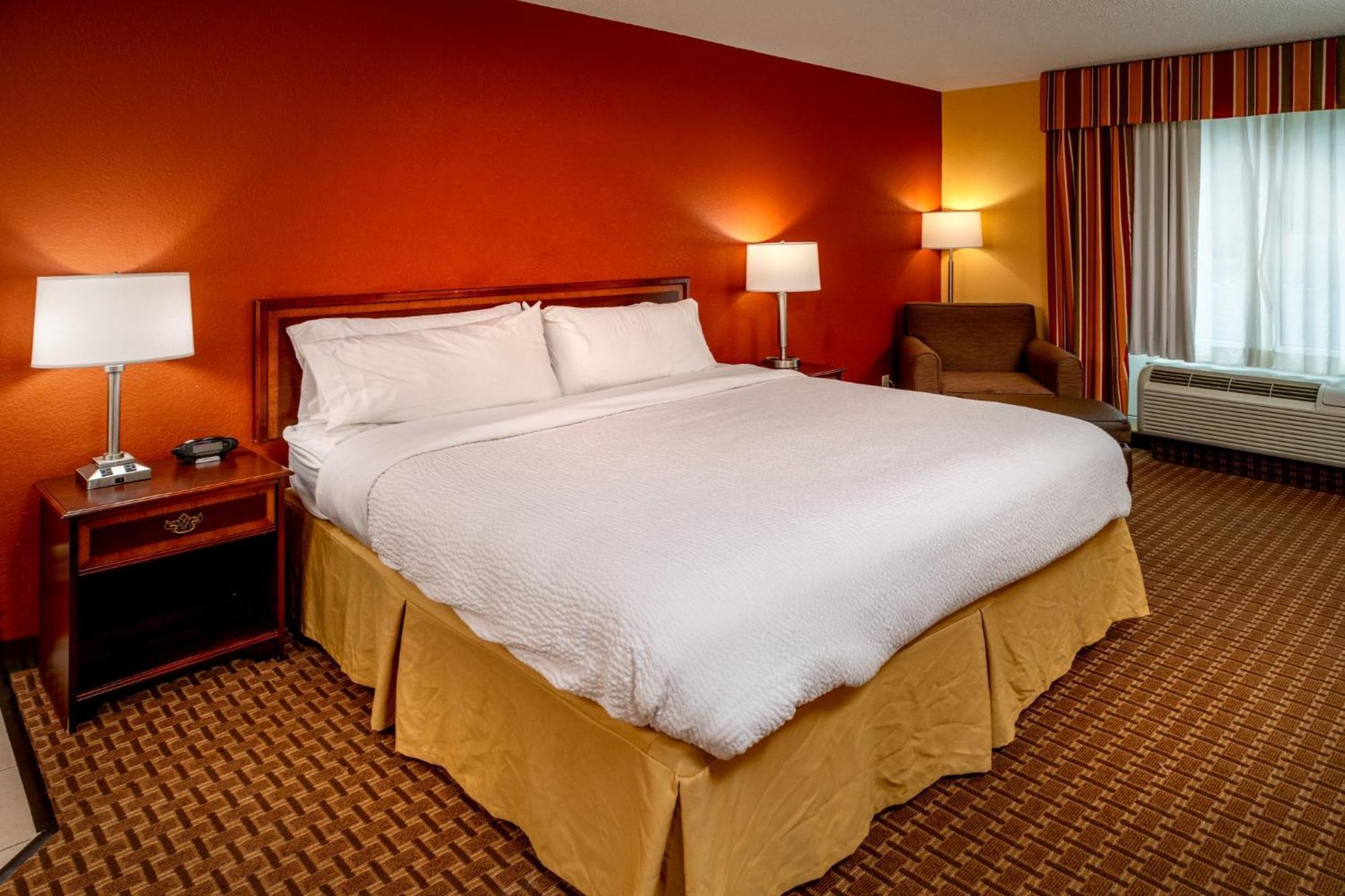 Holiday Inn Express And Suites Hazard By Ihg Exterior photo