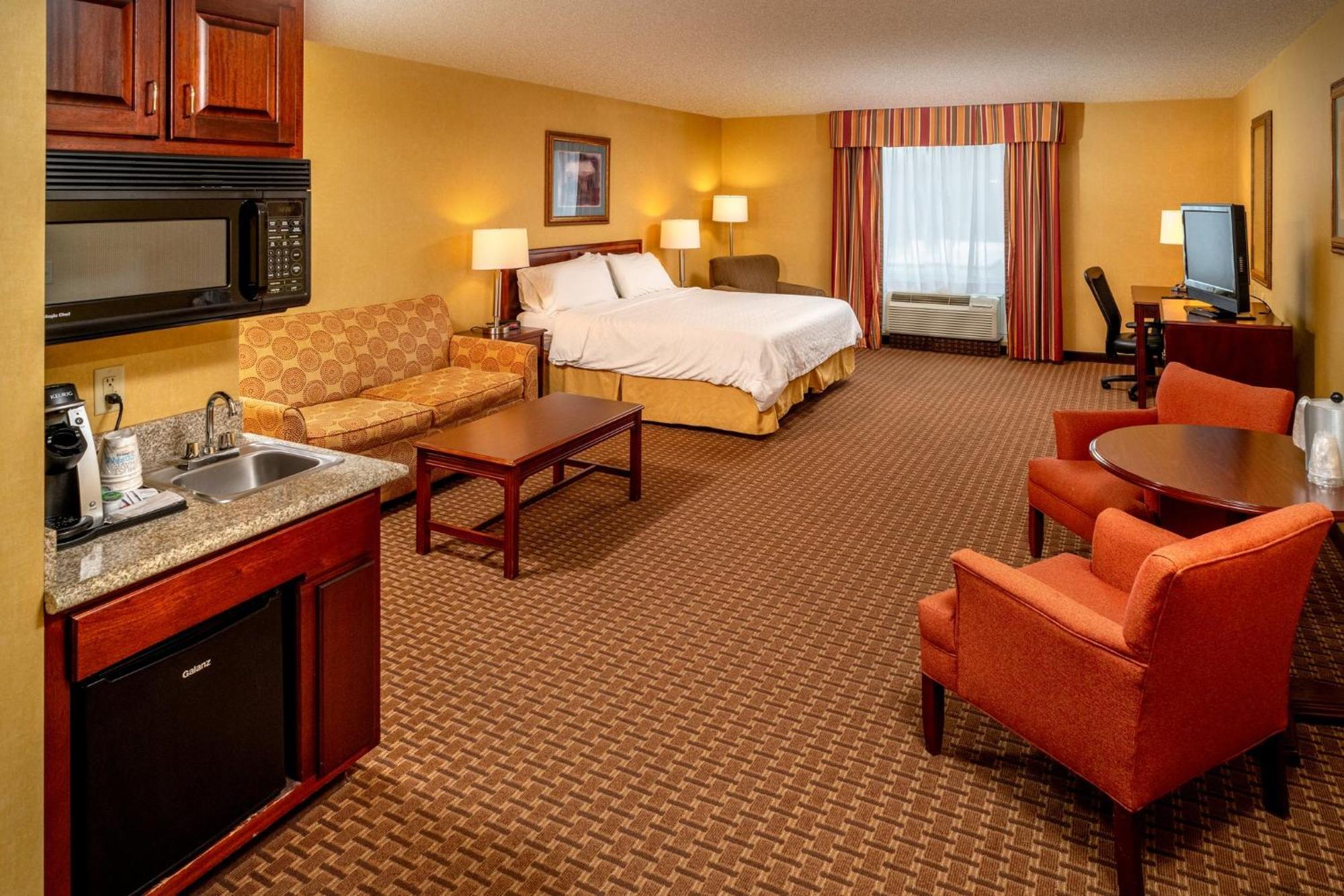 Holiday Inn Express And Suites Hazard By Ihg Exterior photo