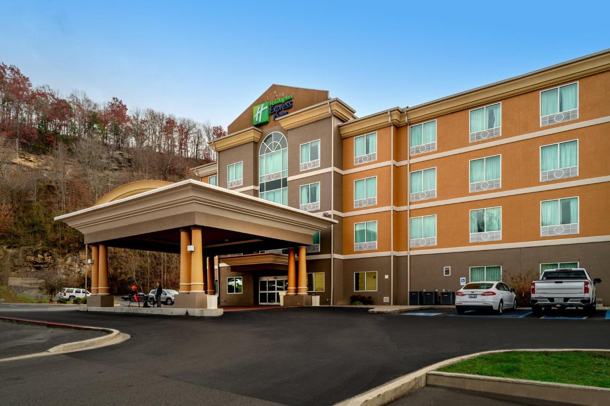Holiday Inn Express And Suites Hazard By Ihg Exterior photo